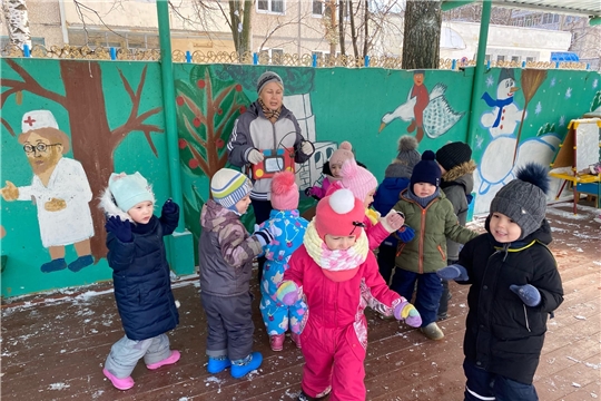 «Воробушки и автомобиль»