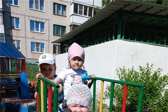 Защищаемся от солнца,носим головной убор летом