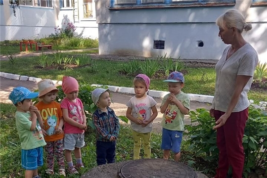 "Осторожно, открытый люк"