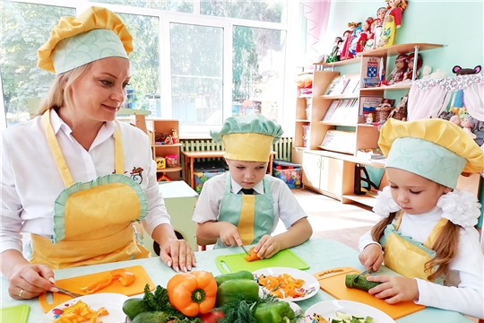 В рамках муниципального проекта "Здоровые дети - счастливые родители" для детей и их родителей в детском саду проходят мероприятия, направленные на пропаганду вкусной и здоровой пищи