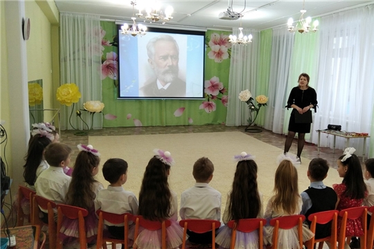 Музыкальная гостиная "Эта музыка торопит и зовет нас за собой" 