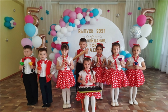 Игра на детских музыкальных инструментах