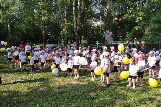 Флешмоб – утренняя зарядка «Счастье там, где вместе МЫ!»