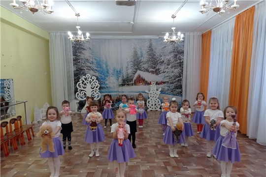 Танцевальные занятия в кружке "Топотушки" продолжаются