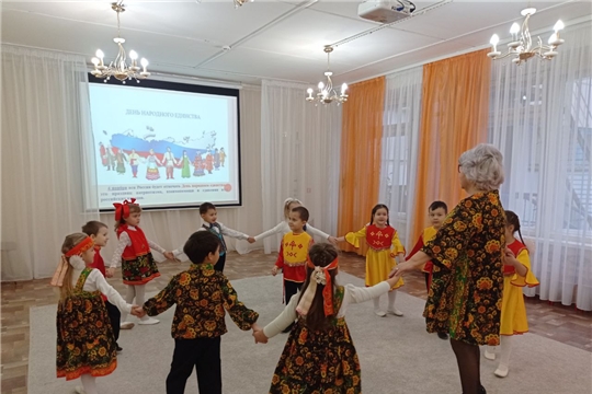 Танцевальный калейдоскоп "В каждом танце - дух народа"