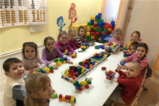Занятия в кружке «Лего-дупло» продолжаются