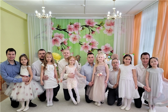 Закончились весенние праздники