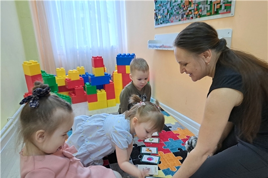 Продолжаются занятия в кружке "Английский язык для малышей"