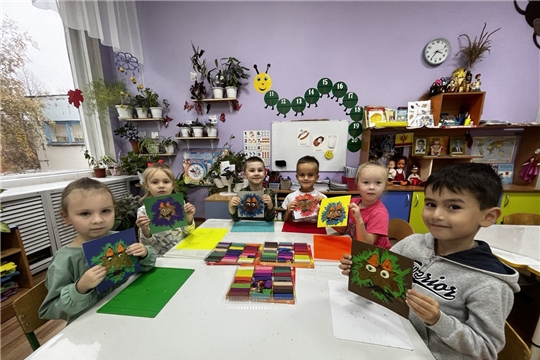 Продолжаются занятия в кружке "Пластилиновое чудо"