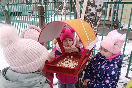 Маленькие Тимуровцы детского сада 114 продолжают делать добрые дела 