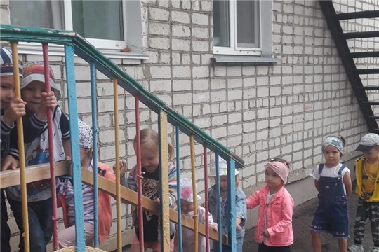Безопасное поведение на лестницах.