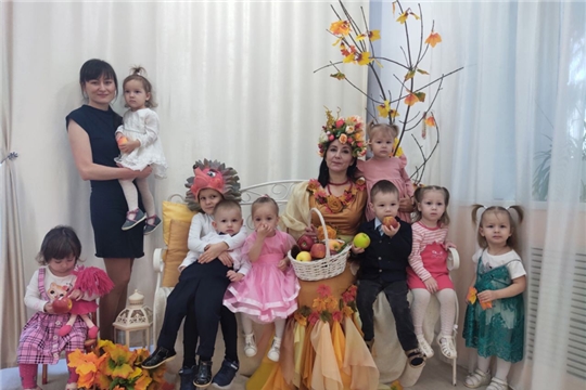 Осенний праздник в группе "Одуванчики"