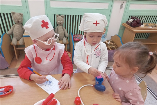 На уколы! На уколы!