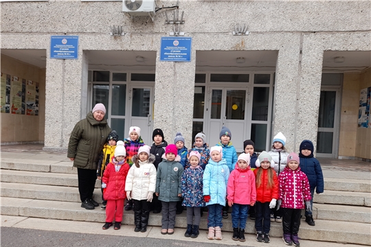 Познавательная экскурсия к школе № 54.