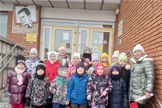 По родному краю с рюкзаком шагаю в библиотеку Маяковского.
