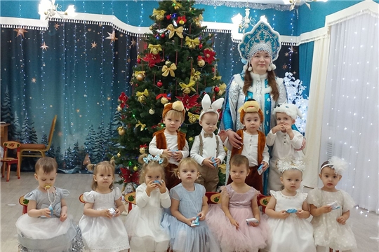 В детском саду начались Новогодние утренники.