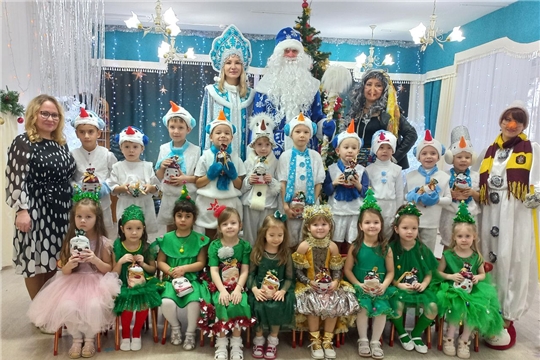Новогодний утренник в старшей группе №8 "Землянички"