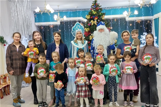 Сладкие подарки от спонсора.