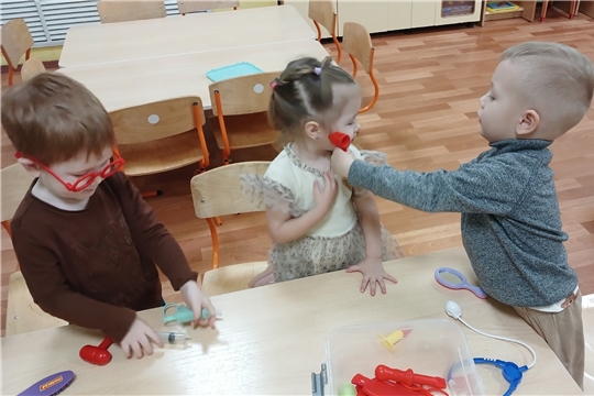 Сюжетно-ролевая игра «Доктор».