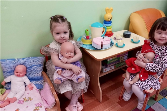 Сюжетно-ролевая игра "Дочки- матери".