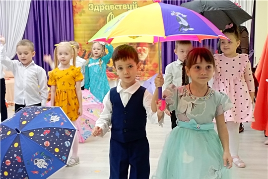 Осенний праздник в подготовительной группе "Мальвина"