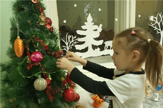 «Что за чудо-украшенье новогодние шары!»