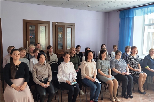 В детском саду прошло  методическое объединение воспитателей на тему  «Развитие у дошкольников естественно-научных знаний через организацию наблюдений и опытно - экспериментальной деятельности»
