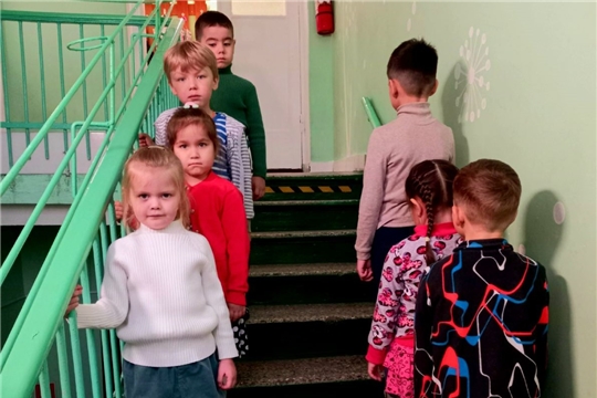 Правила безопасного поведения на лестнице