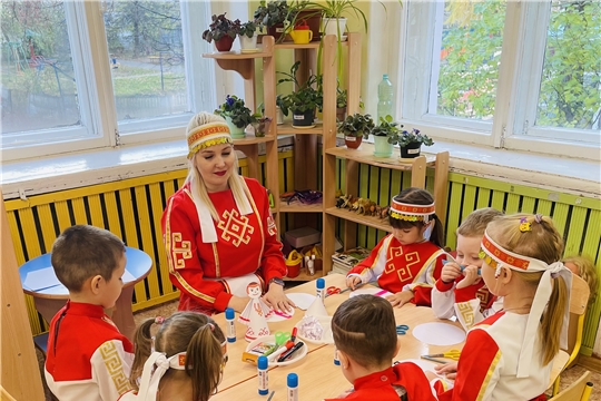 Мастер-класс по изготовлению куколки из бумаги в чувашском национальном костюме