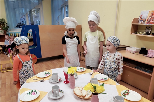 Уроки столового этикета для малышей