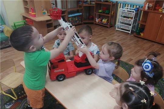Пожарные машины спешат на помощь