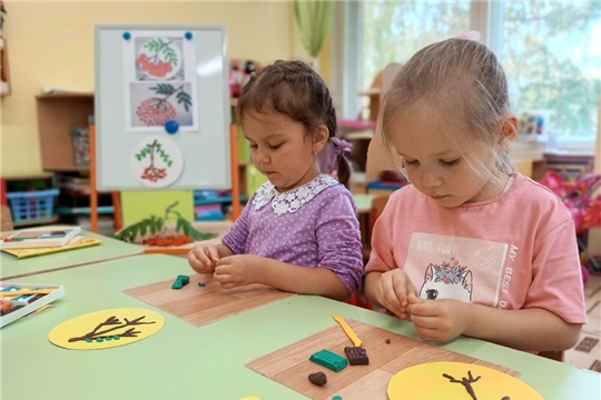 Кисти рябины краснелись на ветках!