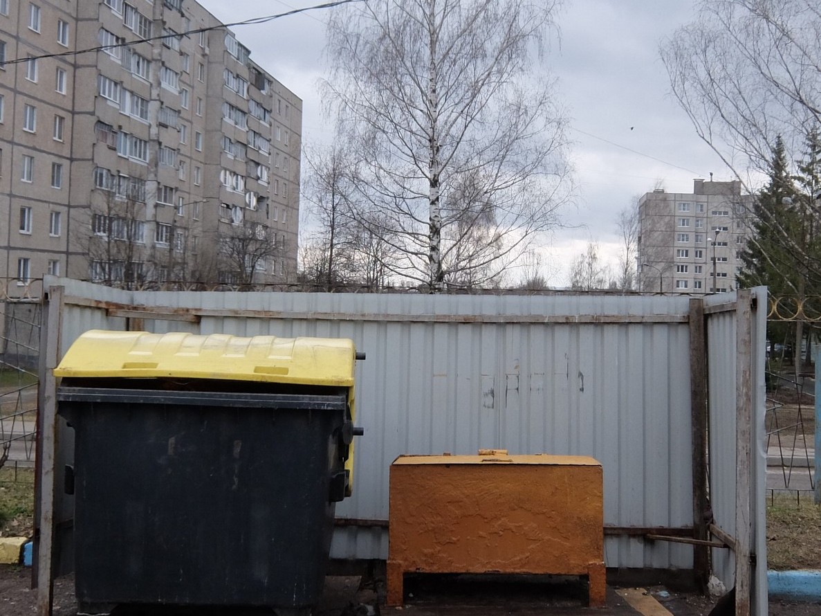 Весна мусорка.jpg мусорный контейнер