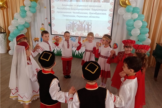 Музыкальная гостиная «Мелодии народов России»