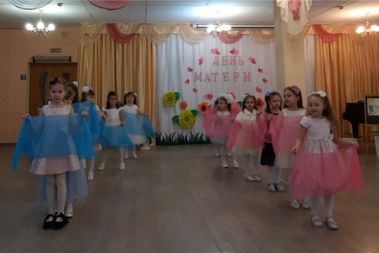 Тебе, родная мамочка.