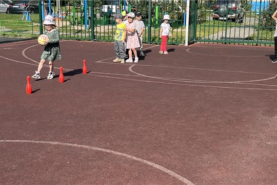 Экскурсия на детско - спортивную площадку