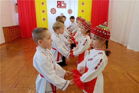 В краю ста тысяч песен