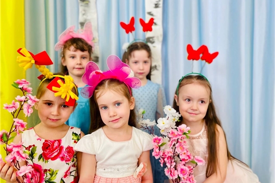 Весенний праздник в группе "Колосок"