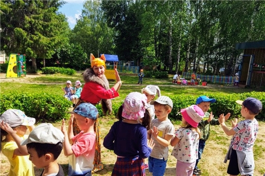 Лиса Патрикеевна в гостях у ребят