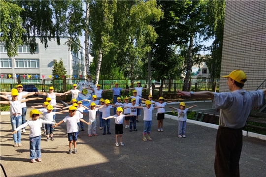 Флешмоб "Счастье там, где семья"