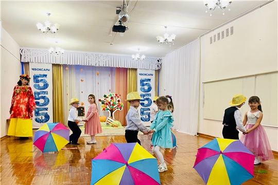 Дети подготовительной группы «Подсолнухи» дали старт осенним утренникам