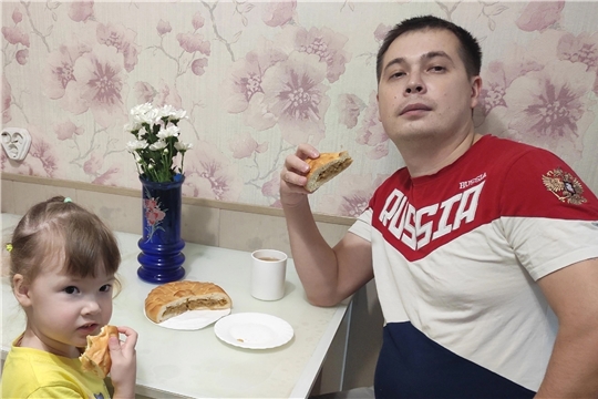 Средняя группа "Капельки" - участники флешмоба "Семейный пирог"