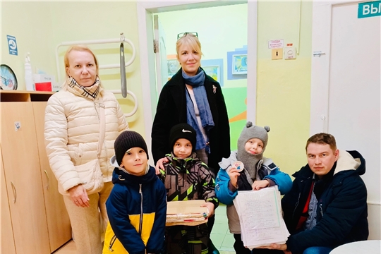 Ребята группы "Акварельки" совместно с родителями продолжают активно участвовать во Всероссийской акции по сбору макулатуры-"БумБатл"