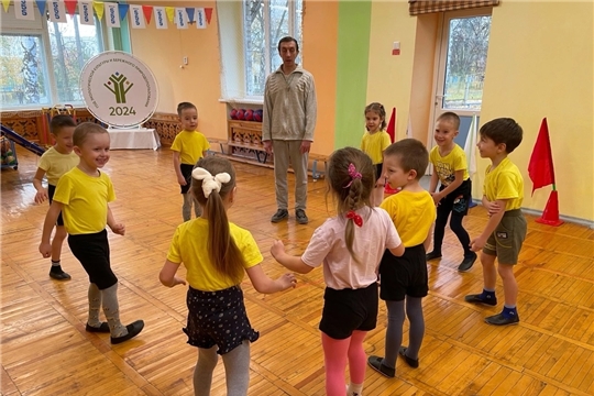 Весело и интересно прошло спортивное развлечение «Мы веселые ребята» в старшей группе «Акварельки»