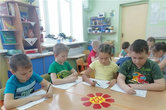 "Пишичитайку" посещаем, дружно руки развиваем!