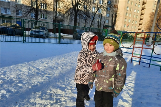 "Безопасность при проведении подвижных игр на прогулке зимой"