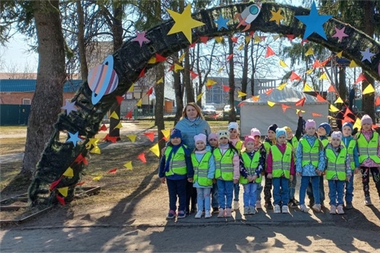По родному краю с рюкзаком шагаю