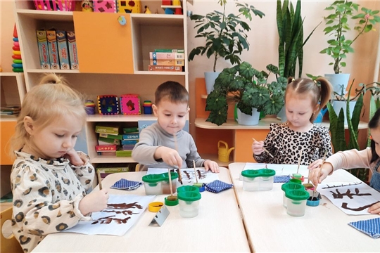 Деревья в снегу.