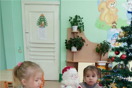 Наряжаем елку