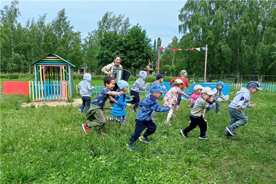 Музыкальная подвижная игра "Белые гуси"